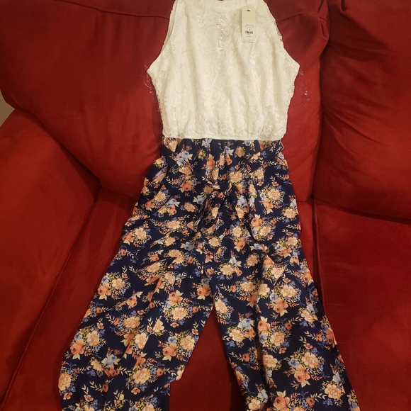Francesca's floral jumpsuit - Picture 6 of 7